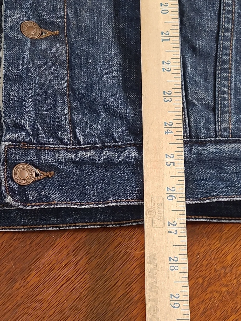 Vtg Levi's 70520 Mens  Sherpa-Lined Denim Jacket - Dark Blue with Cream Collar